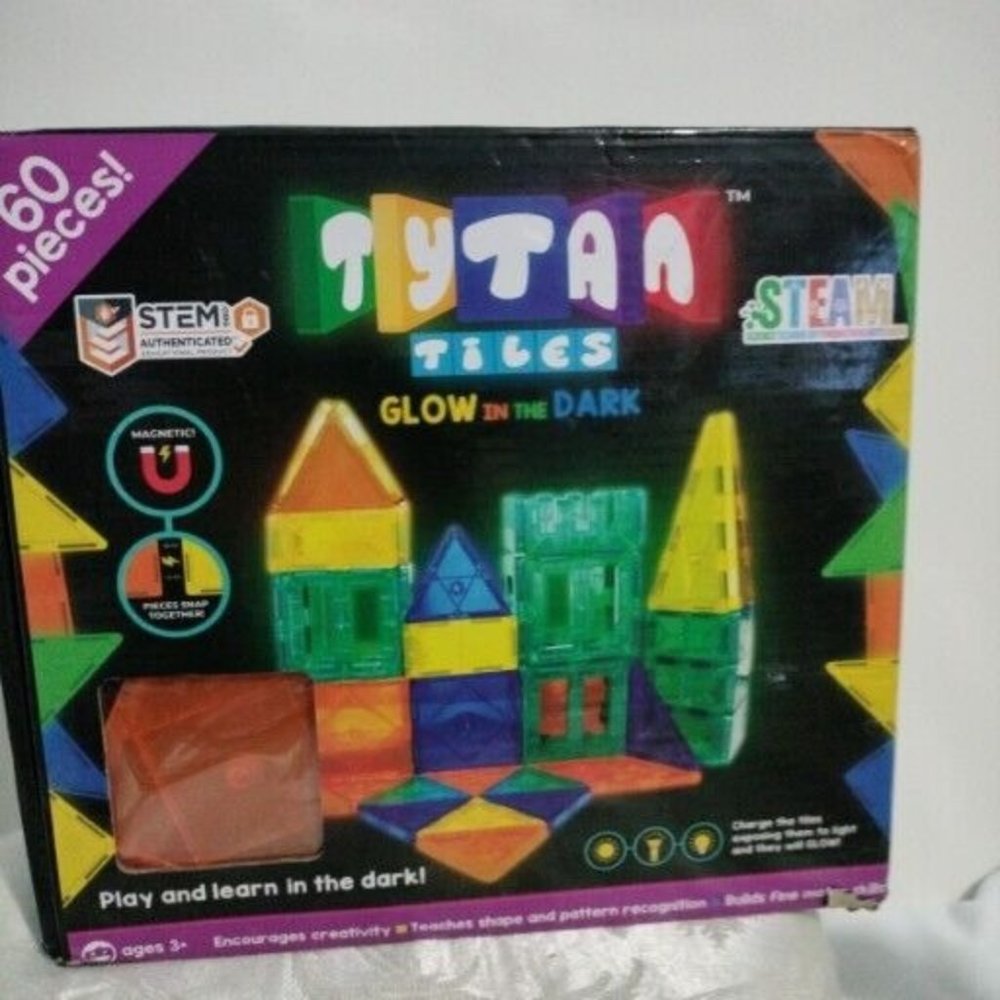Tytan Glow In The Dark Magnetic Learning Tiles 60 PC Building Set